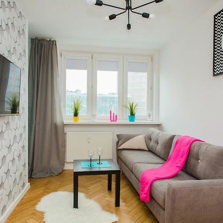 Cozy Studio Next To Central Station Apartment Varşovia Exterior foto