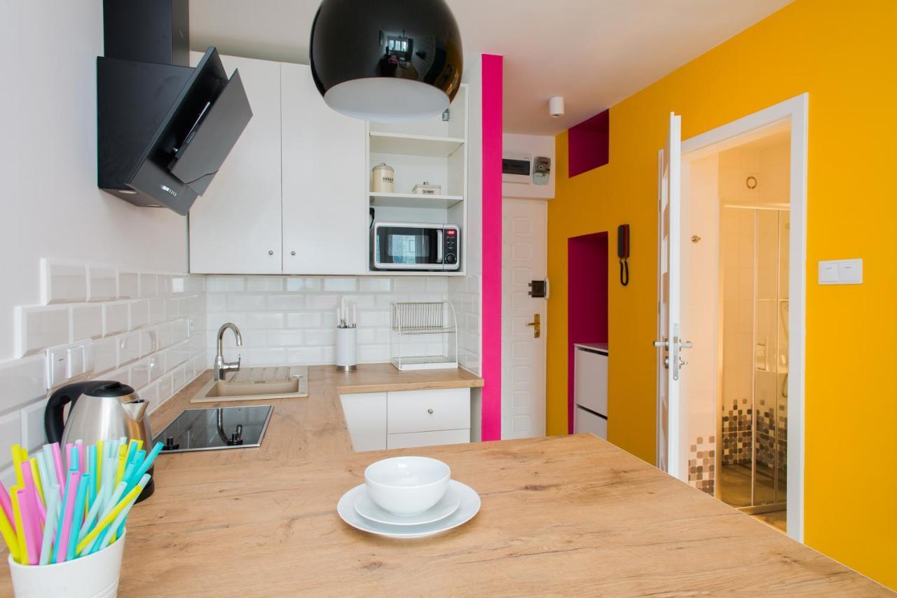 Cozy Studio Next To Central Station Apartment Varşovia Exterior foto
