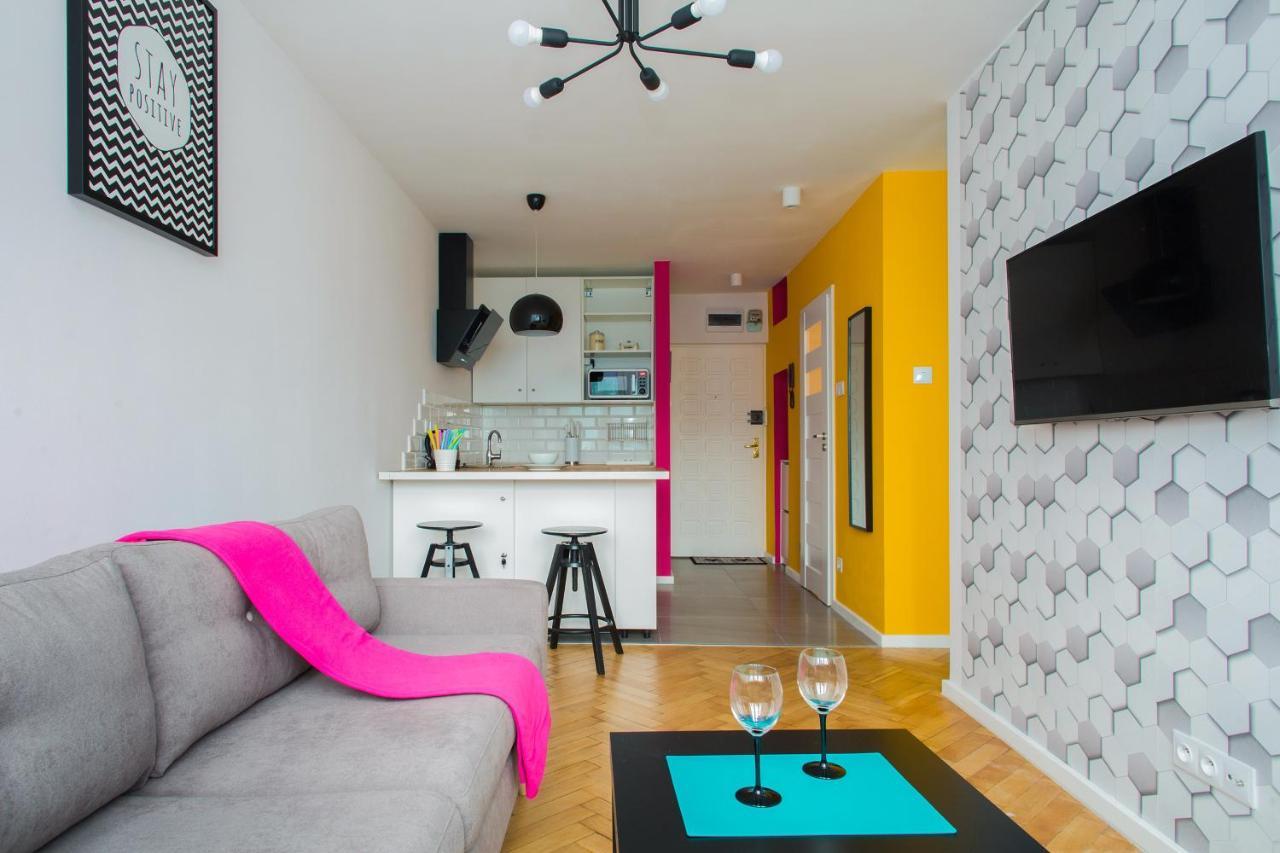 Cozy Studio Next To Central Station Apartment Varşovia Exterior foto