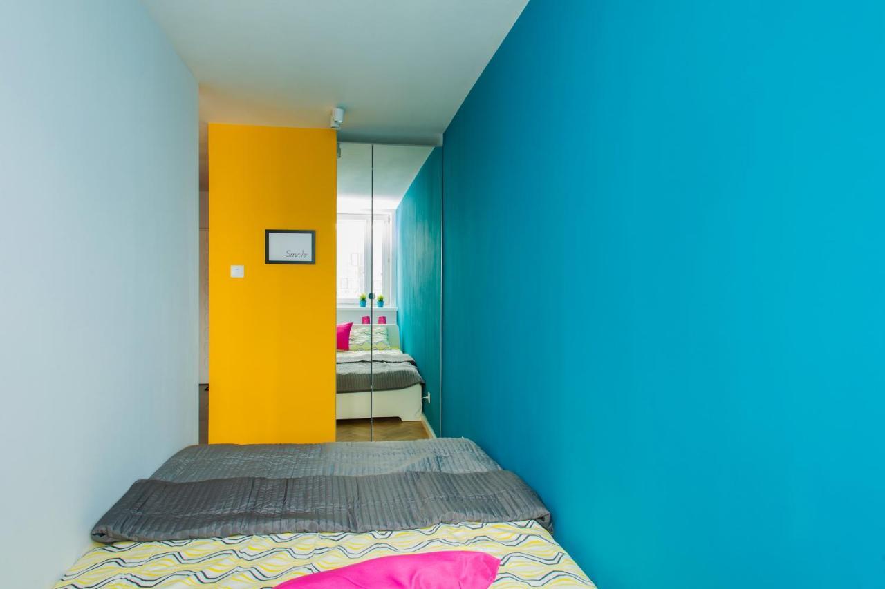 Cozy Studio Next To Central Station Apartment Varşovia Exterior foto