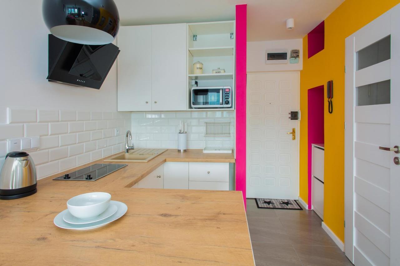 Cozy Studio Next To Central Station Apartment Varşovia Exterior foto