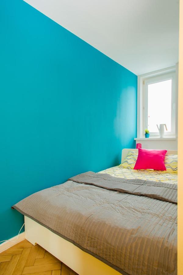 Cozy Studio Next To Central Station Apartment Varşovia Exterior foto